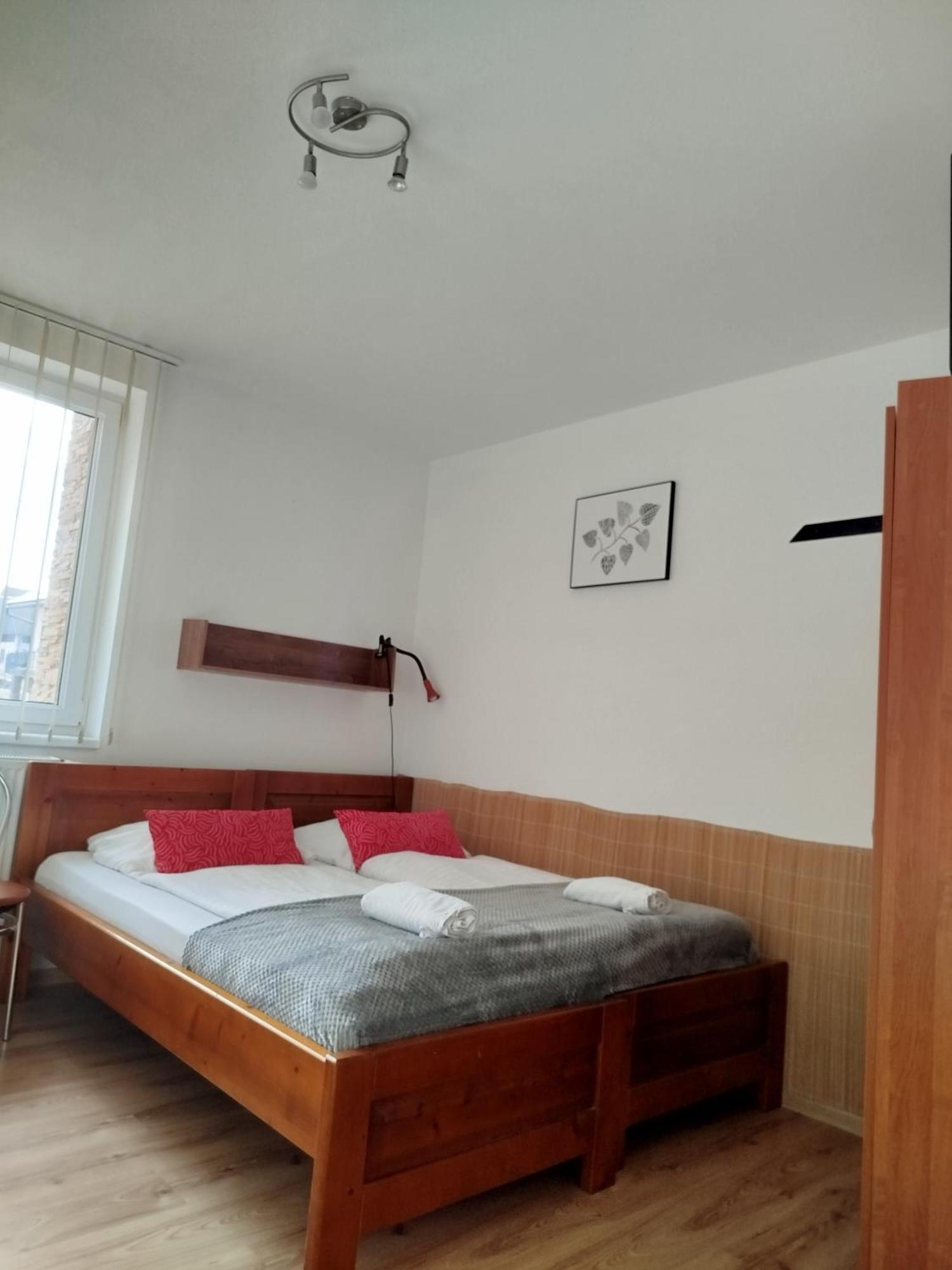 Guest House Kovalik Sucha Hora Экстерьер фото
