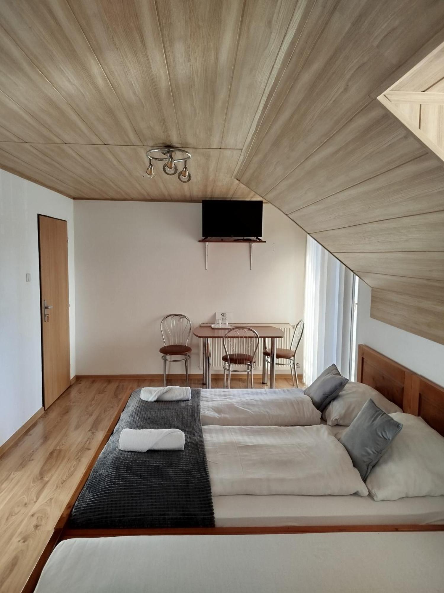 Guest House Kovalik Sucha Hora Экстерьер фото